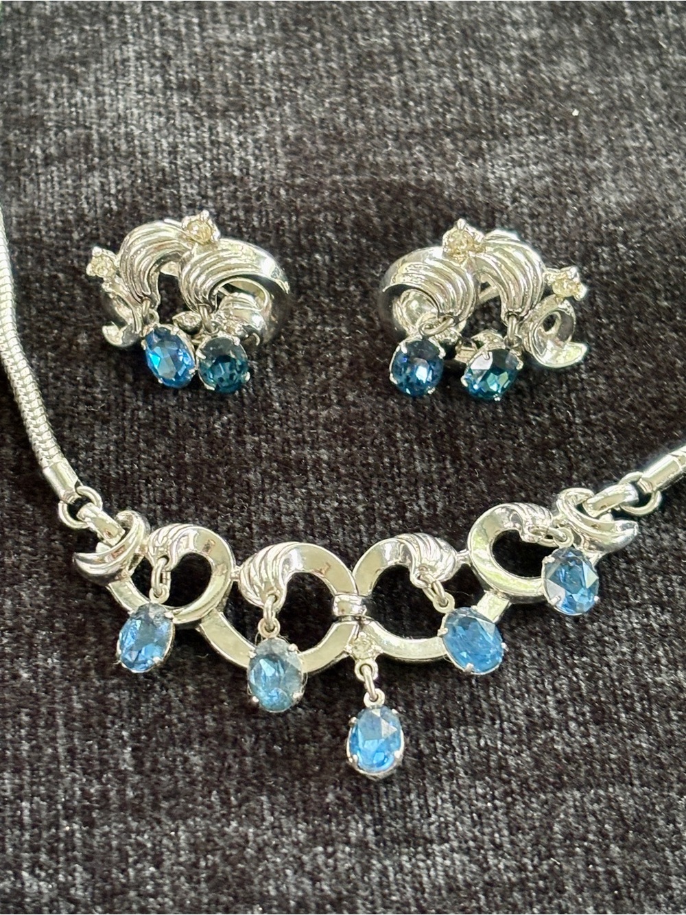 Vintage Trifari Blue Rhinestone Necklace Clip-on Earrings Set